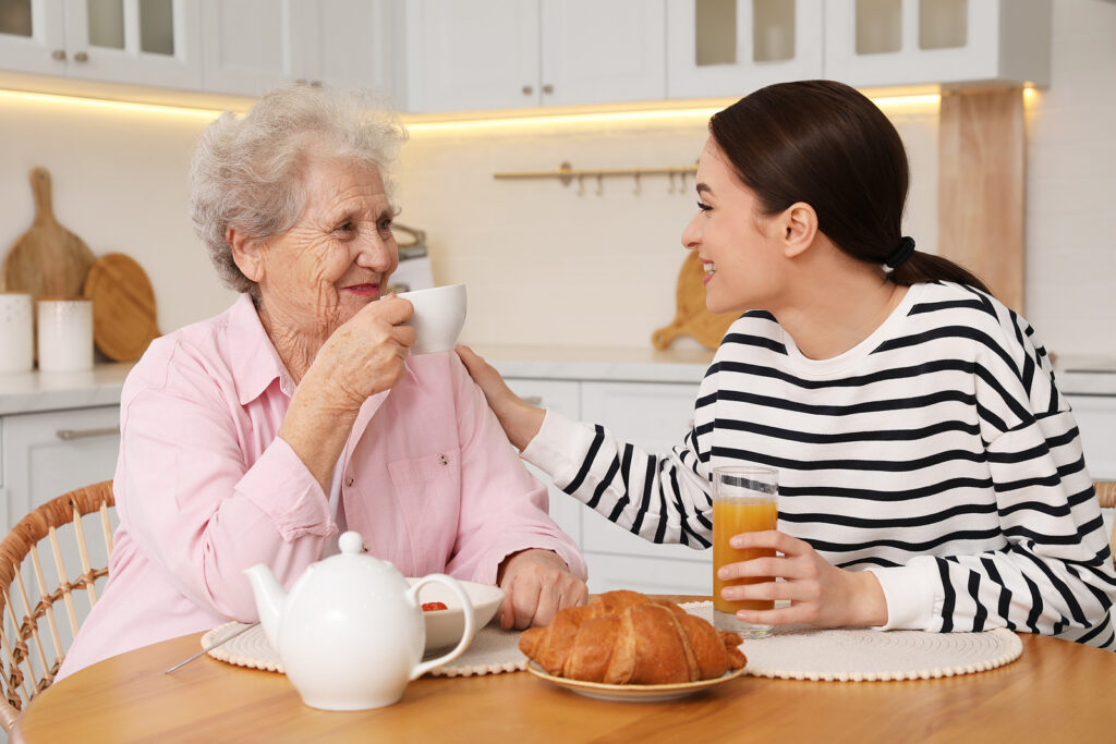 Elder Care Encourages Healthy Mealtime Routines for Better Daily Well-Being